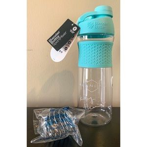 Alani Nu Katy Hearn signed Blender Bottle NWT